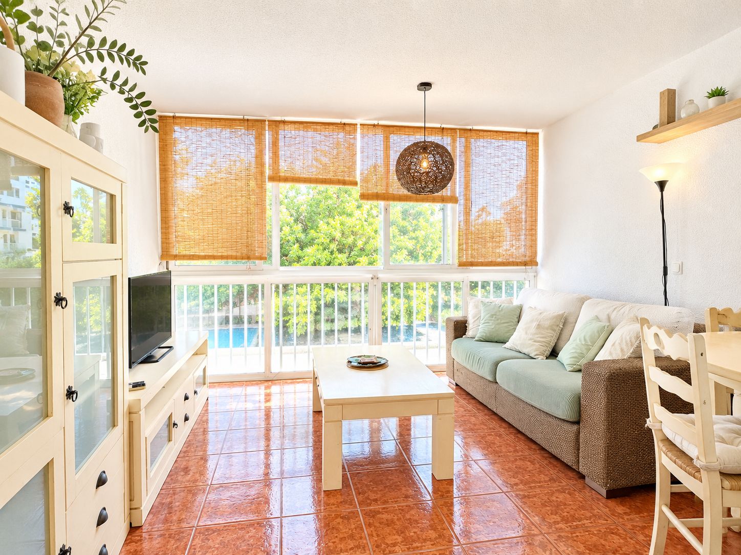 Apartment for sale on Calle Joaquín Rodrigo the centre of Albir